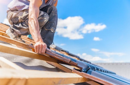 Trouver un artisan RGE toiture, quels avantages pour vos travaux ?