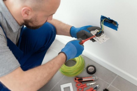 Électricité générale lors d'une rénovation, les normes essentielles à connaître
